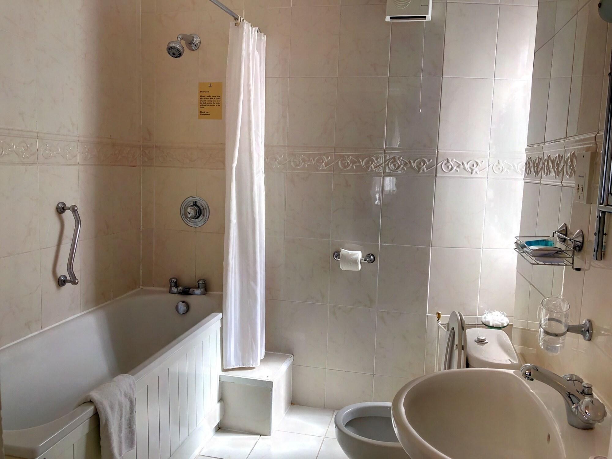 The Diplomat Hotel London Ngoại thất bức ảnh